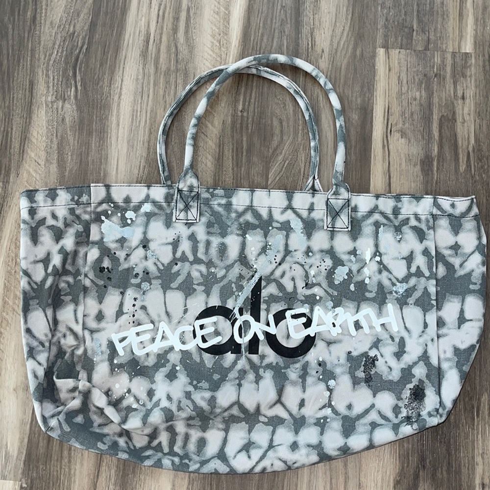 Alo Peace on Earth Bag